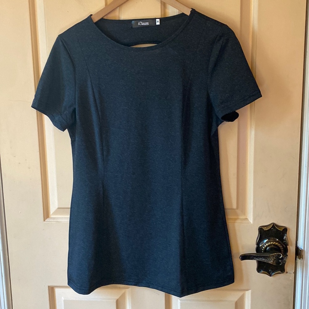 New Without Tags iClosam Size M Performance Shirt Keyhole Back